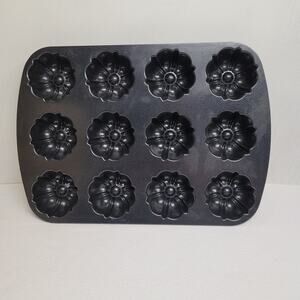 Nordic Ware Mini Bundt Cupcake 12 Brownie Pan Fluted Non Stick Cast yumm